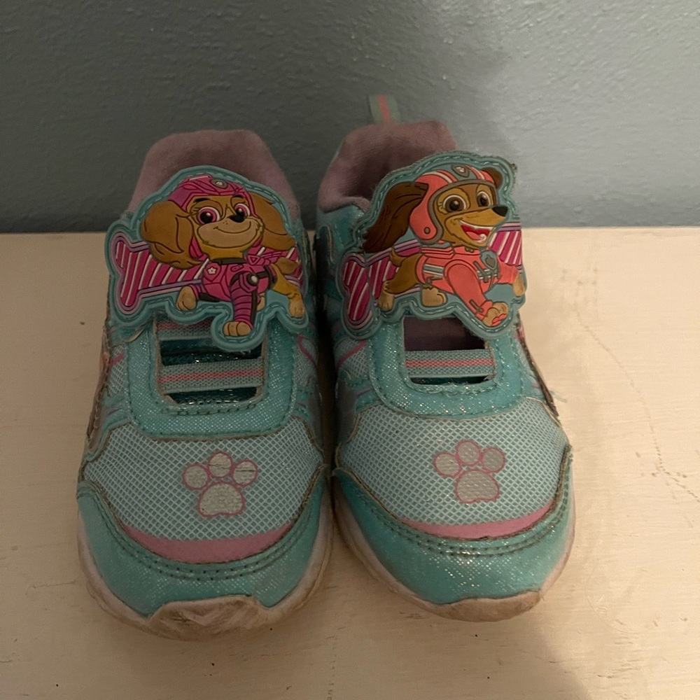 Toddlers size 9 Paw Patrol tennis shoes. Good condition gently used